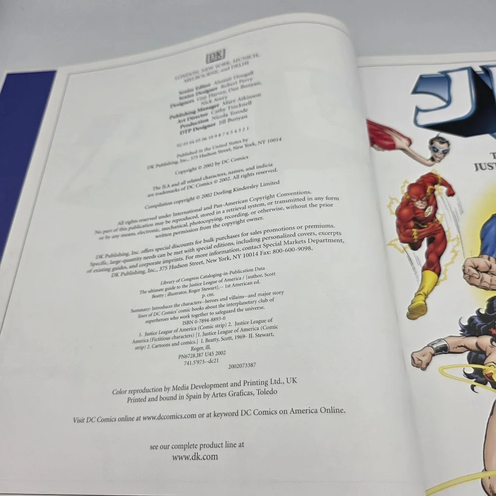 JLA:The Ultimate Guide to the Justice League of America Scott Beatty DK Pub 2002